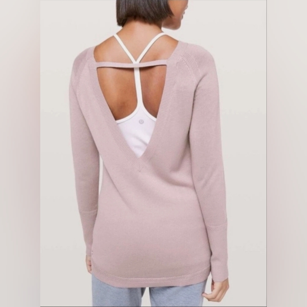 Lululemon Unity Drop Back Sweater in smoky blush Size 4